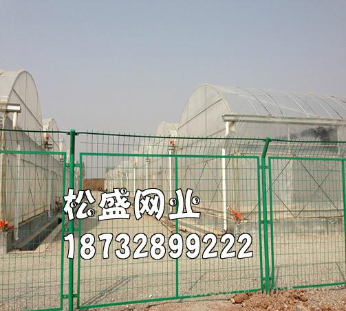 东胜优质浸塑框架护栏网 防护网 双边丝护栏网