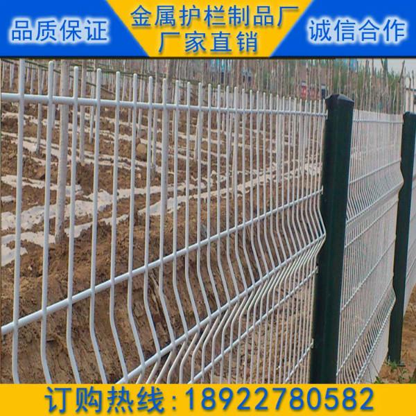 供应吉安工地护栏，井冈山建筑护栏，吉安场地防护网图片